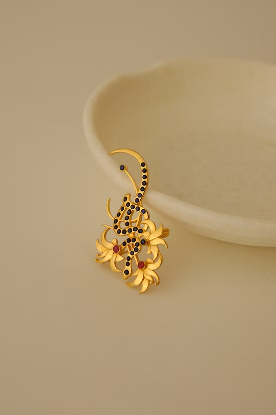 BROOCHES