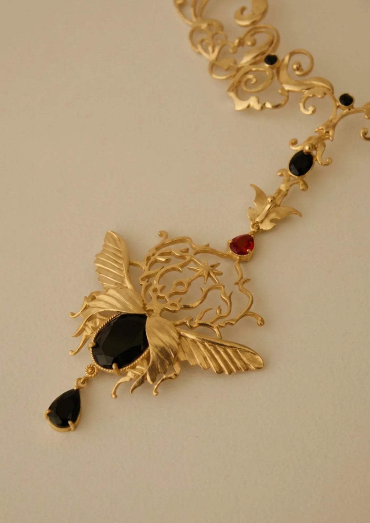 Dark Neckpiece