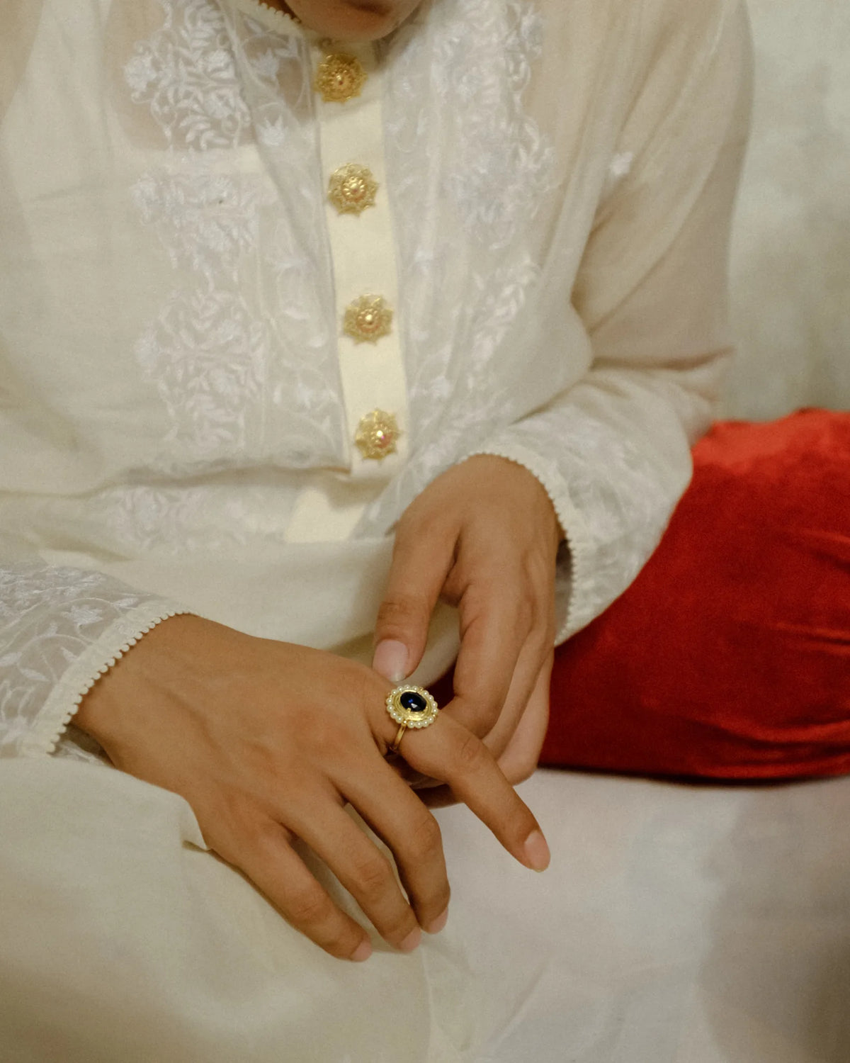 Nila Aangti