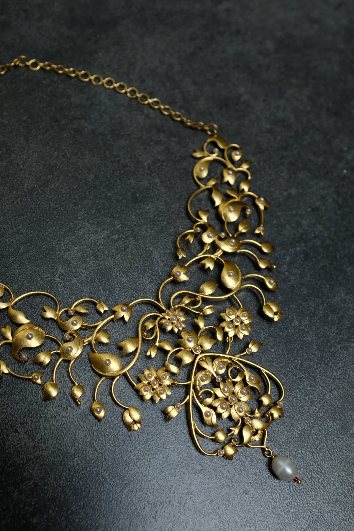 Aranya Neckpiece