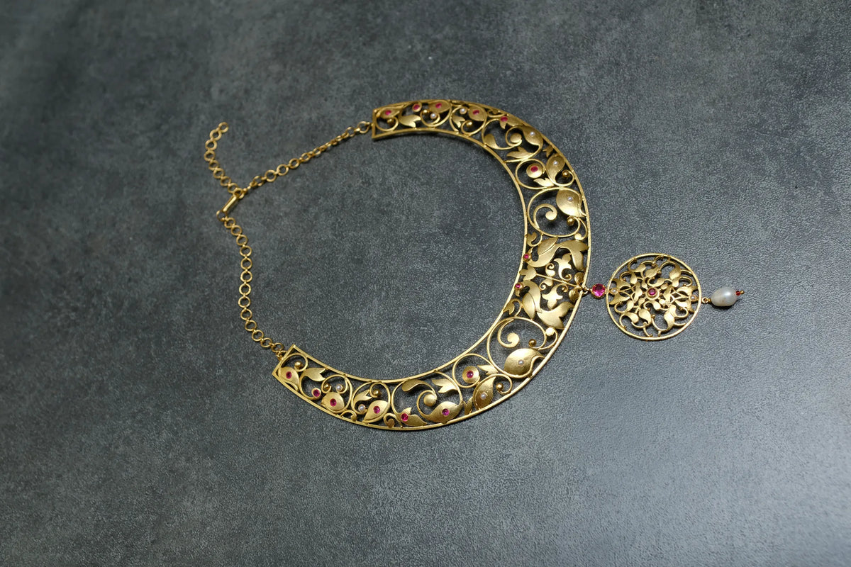 Kolapi Neckpiece