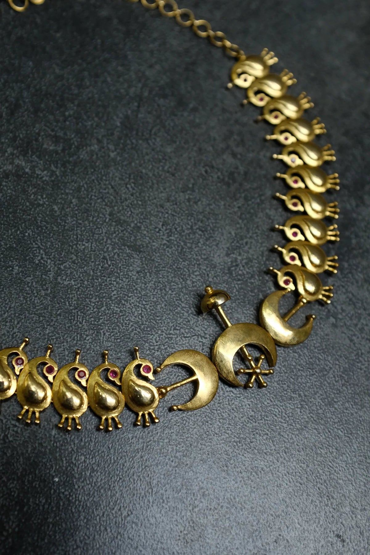 Sohosro Mayur Choker