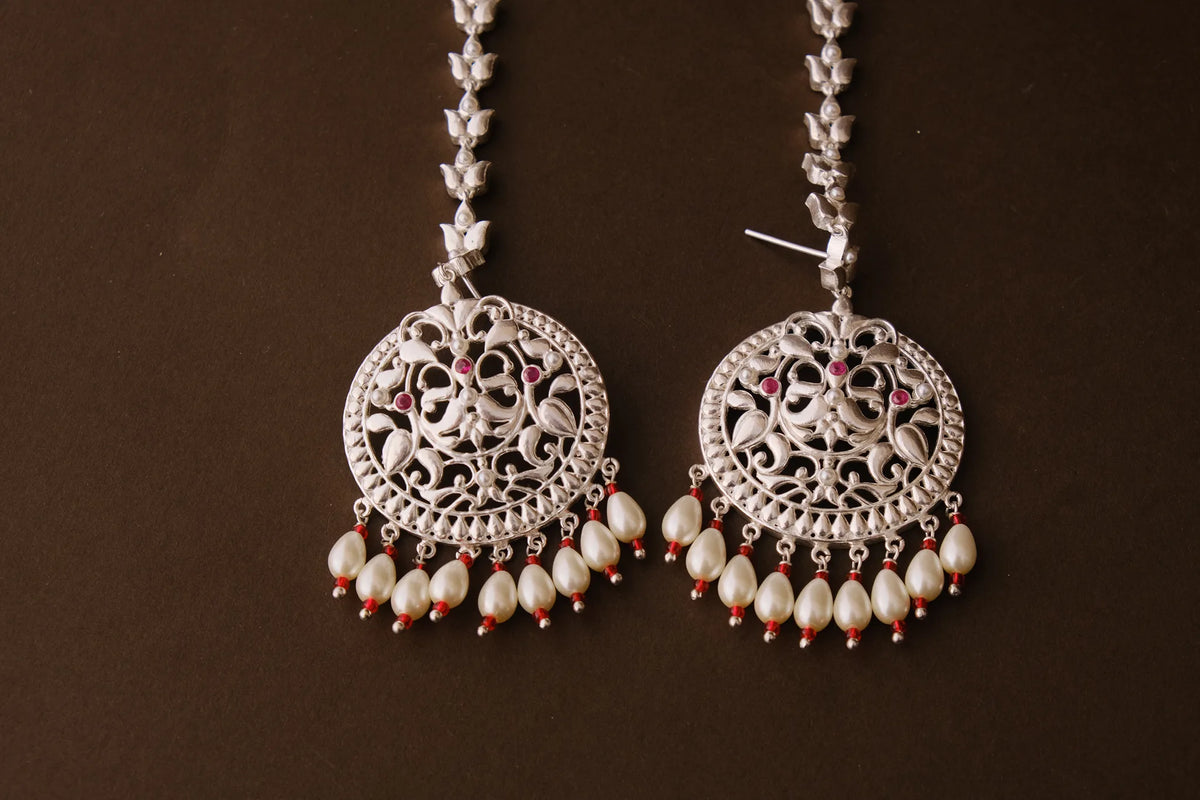 Mukto Drop Earrings