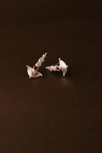 Kaanthi Earrings