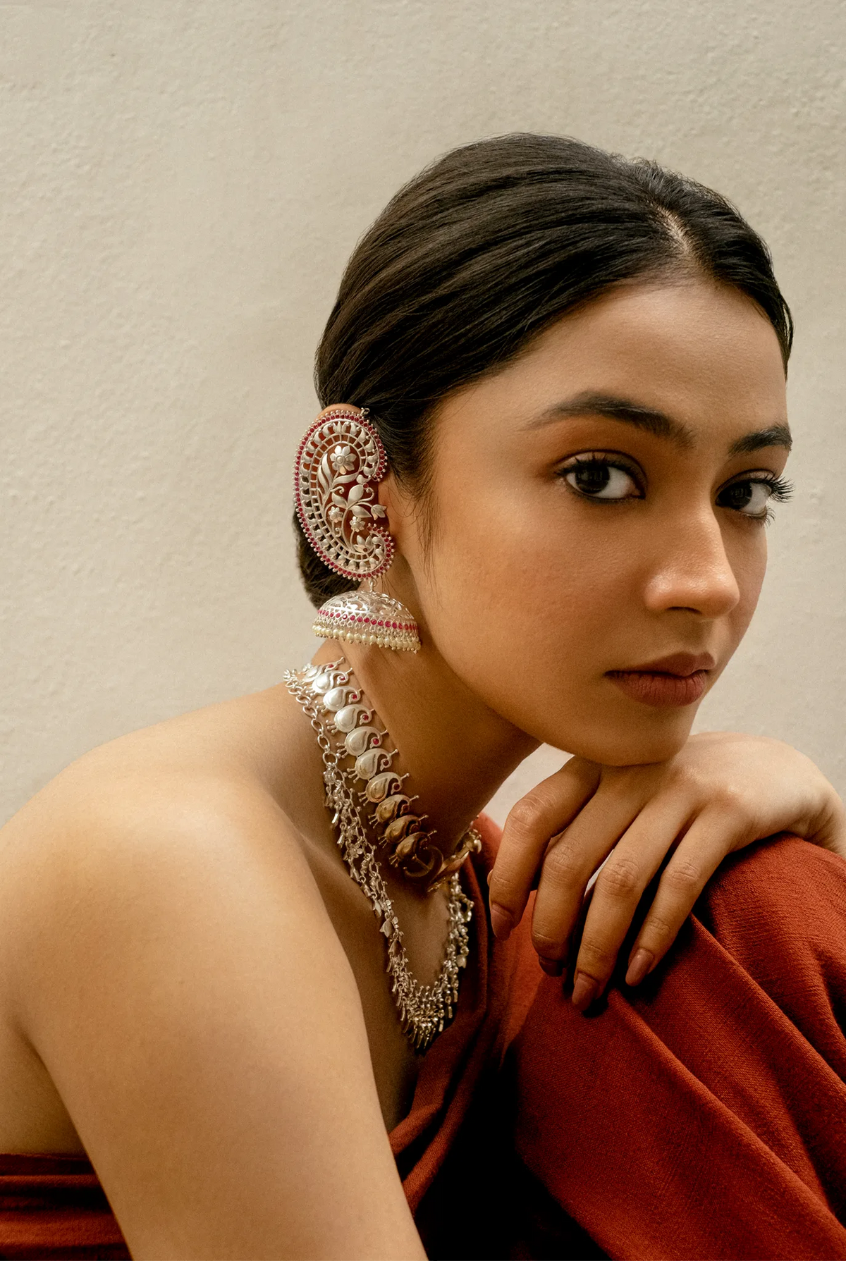 Sohosro Mayur Choker
