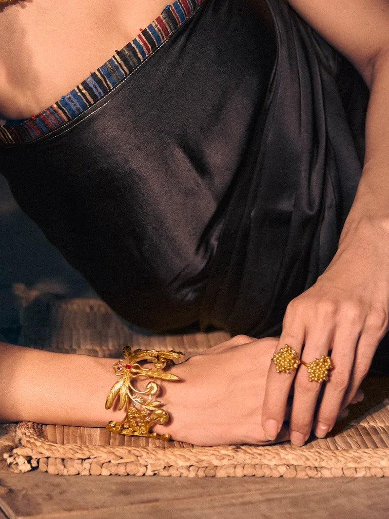 Jawlphoring Cuff