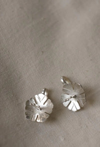 Hibiscus Ear Clip
