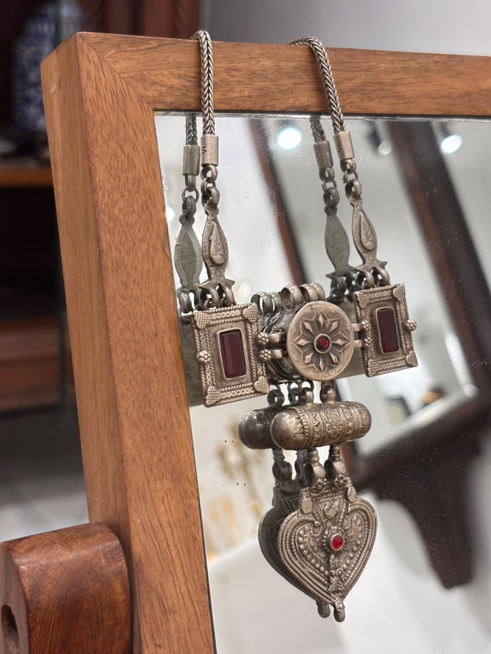 Vintage Tabiz Long Neckpiece