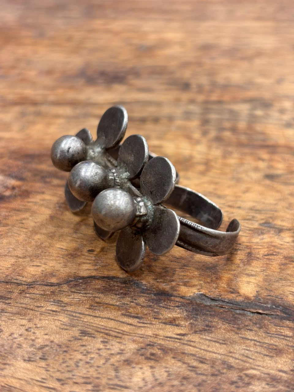 Vintage Three Flower Ring