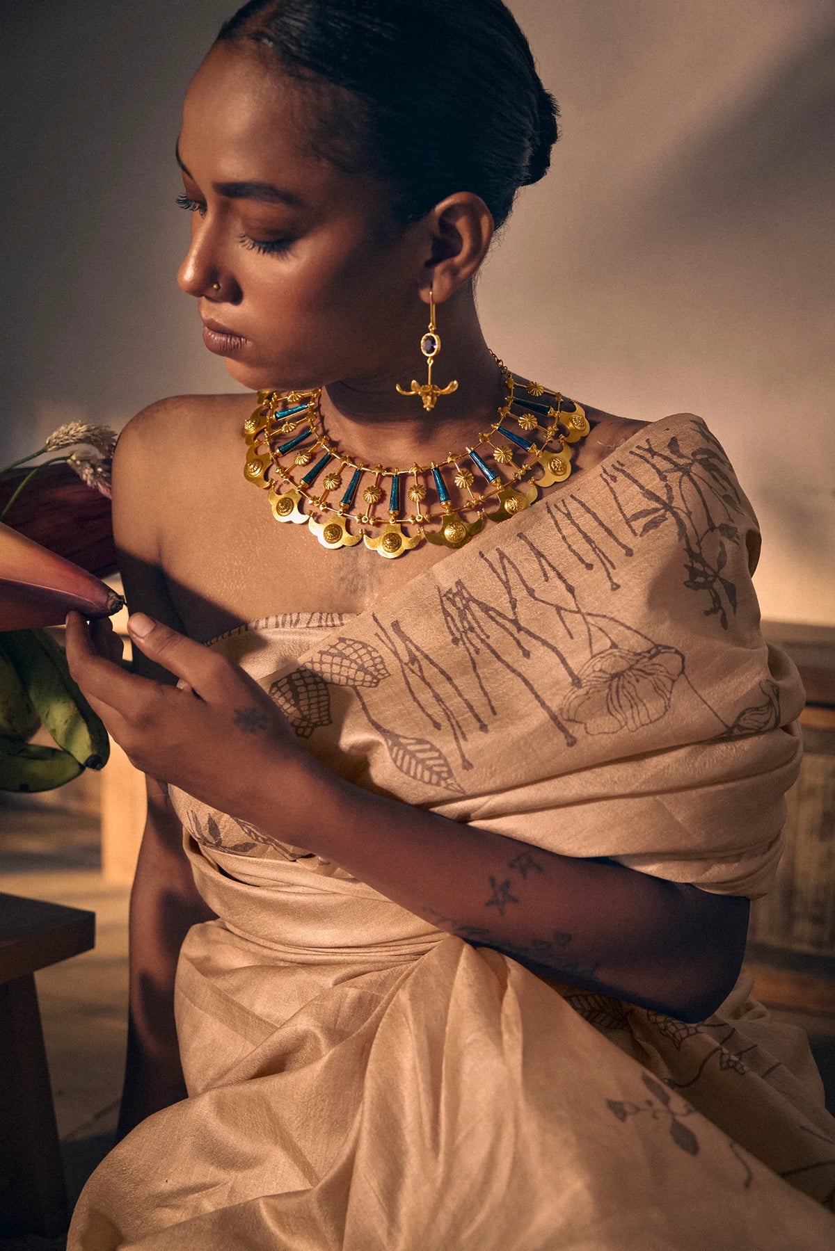 Himel Neckpiece
