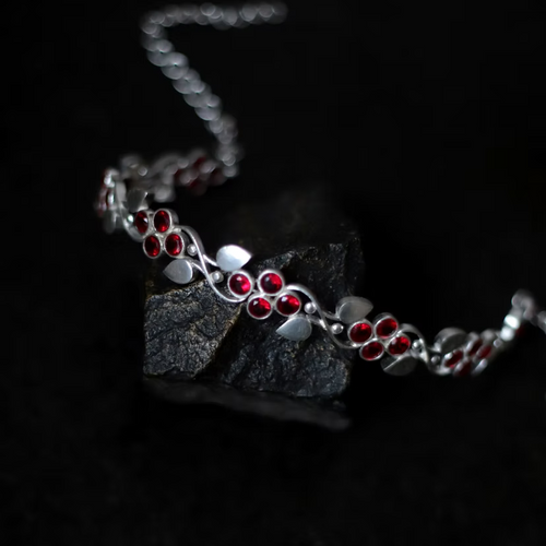 Alpona Choker
