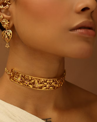 Projapoti Choker